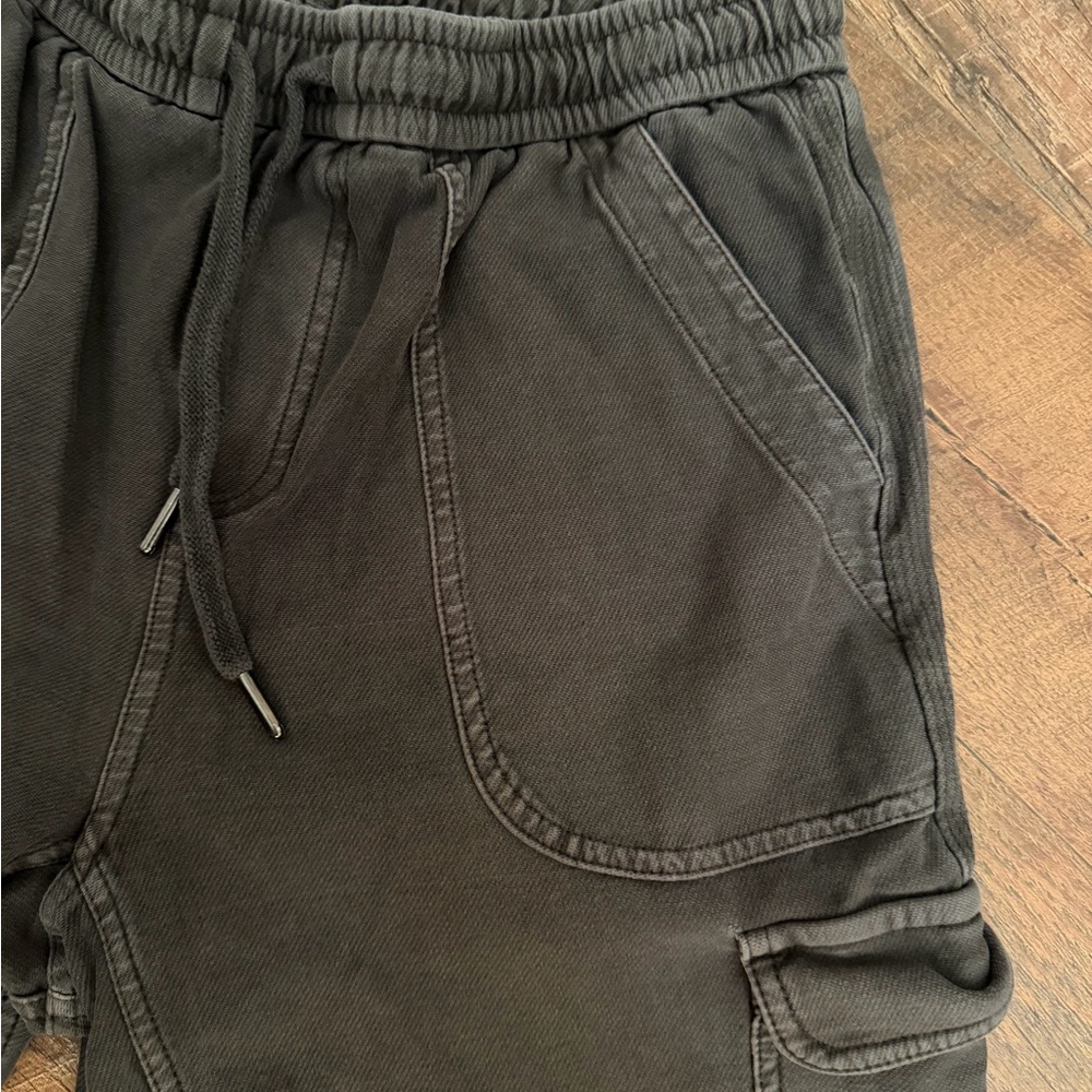 📦 Athleta Farallon Cargo Crop - Picture 4 of 10
